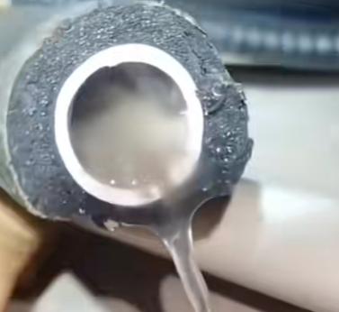 唐樓外牆去水管老化，如何引發室內倒灌漏水？